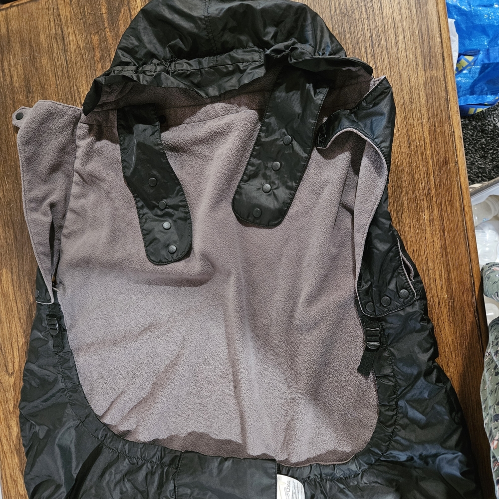 Ergobaby Black Winter Carrier Cover - Picture 3 of 4